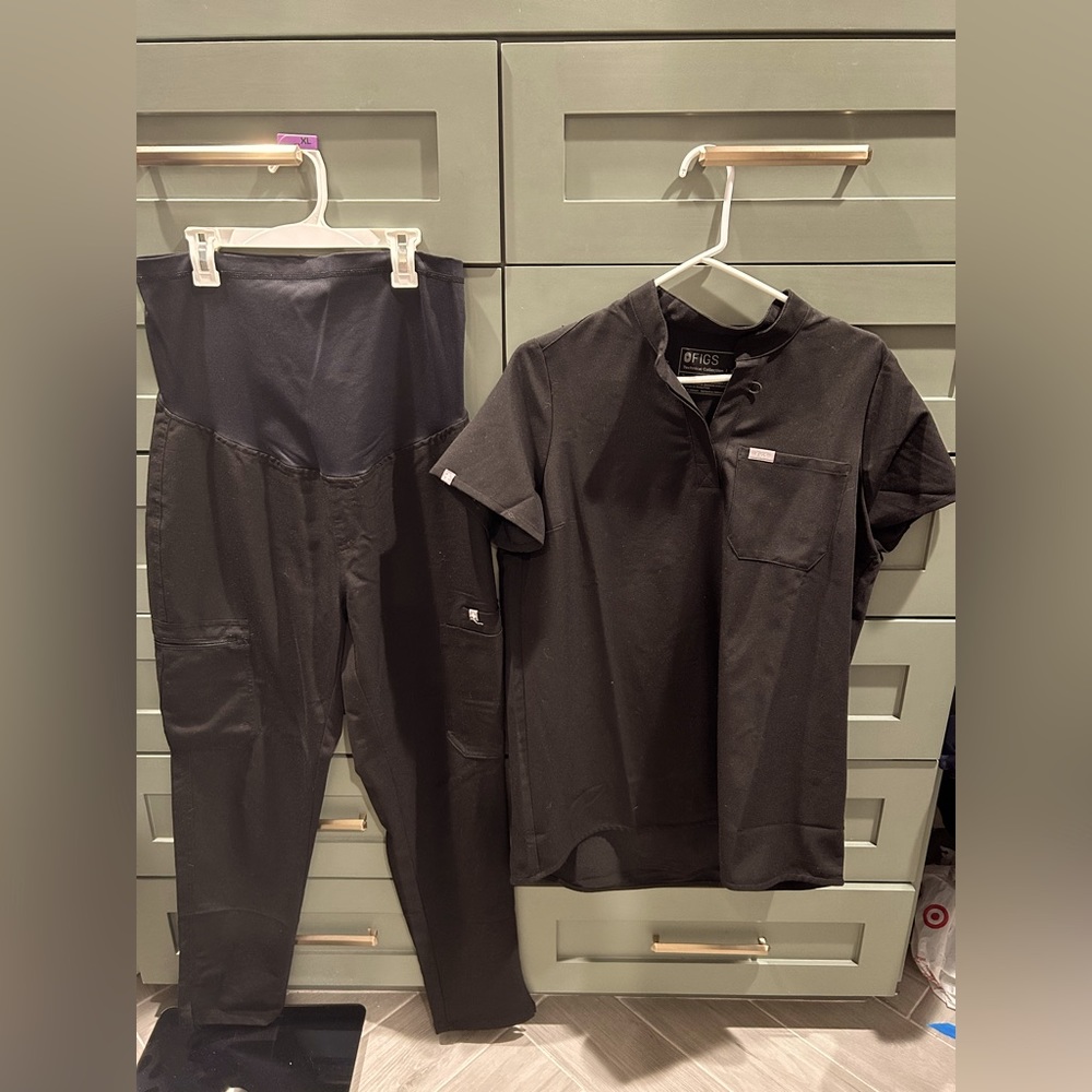 Maternity figs pants